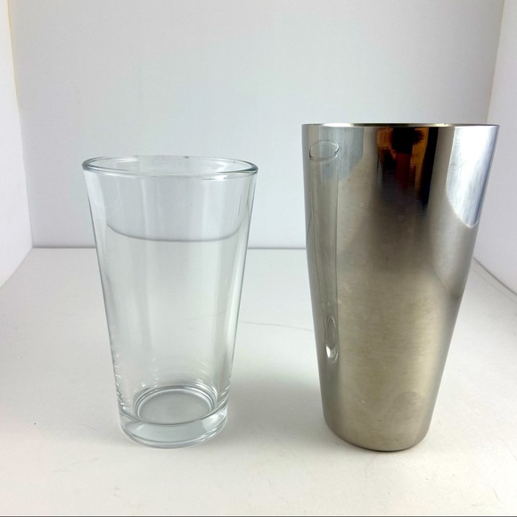 Houdini Boston Shaker by Rabbit 2 Pc. Shaker and Mixing Glass - Picture 2 of 8